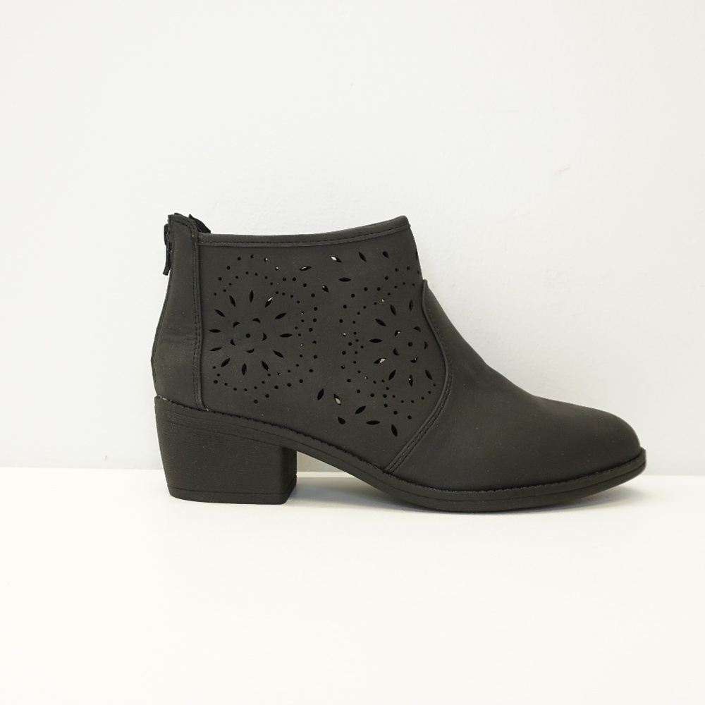 Seven Dials Ankle Boot Bootie Black 9M